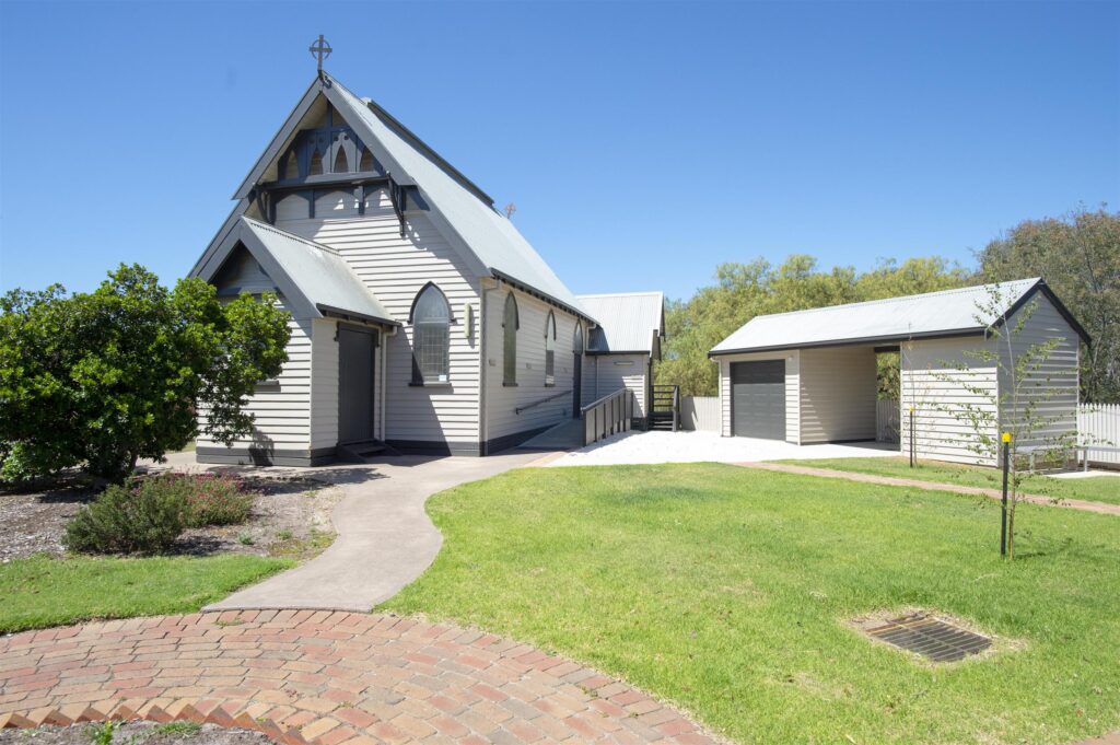 grovedale church